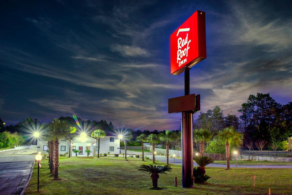 Motel Red Roof 2*