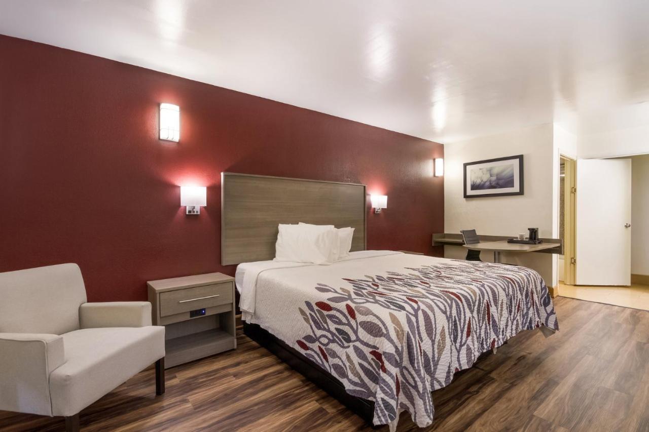 Motel Red Roof 2*